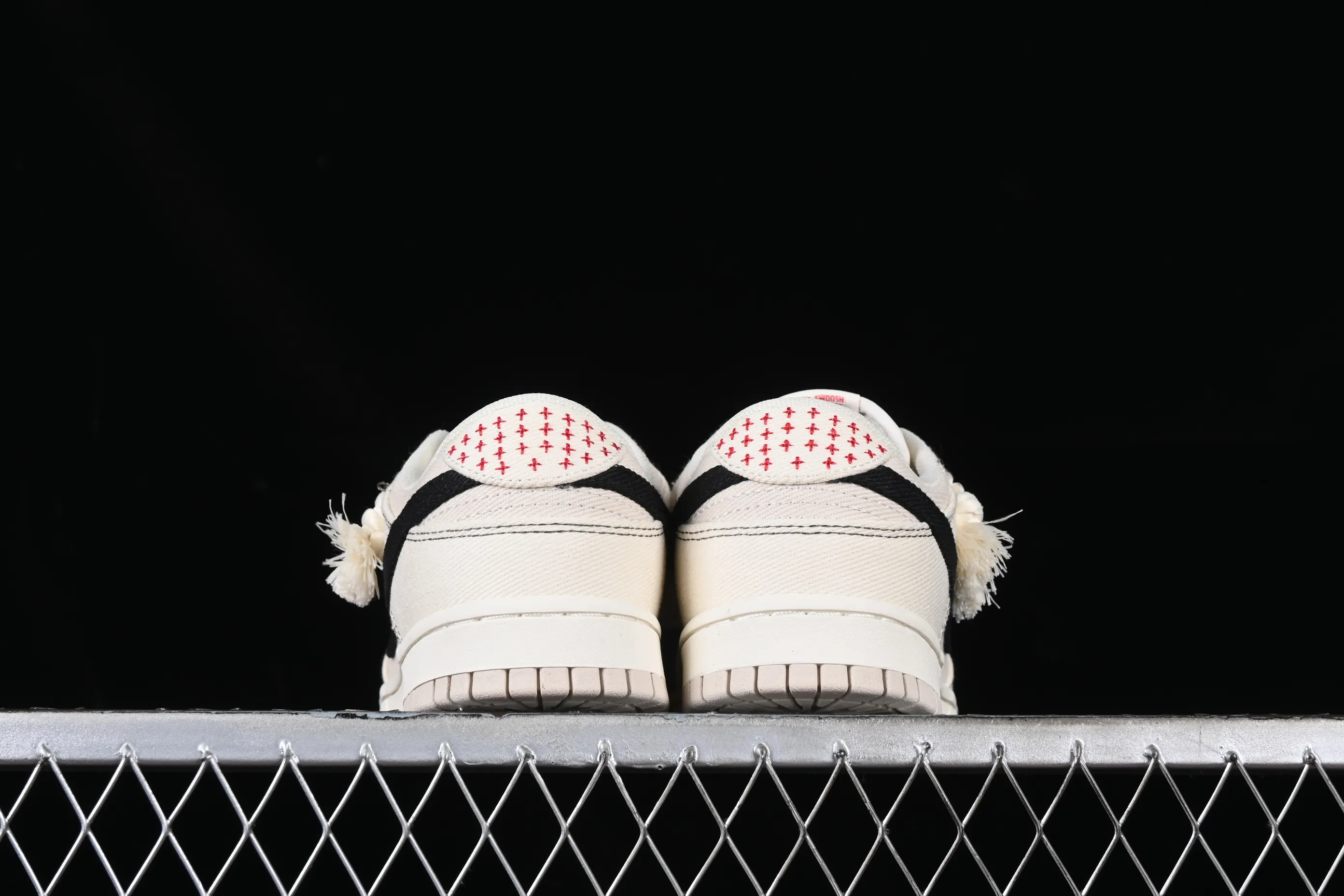 All categories Nk SB Dunk series Nk SB Dunk Low low-top sneakers J version Nk Dunk Low Retro "Light Orewood Brown" Bugs Bunny off-white SB low-top casual sneakers DV0834-100